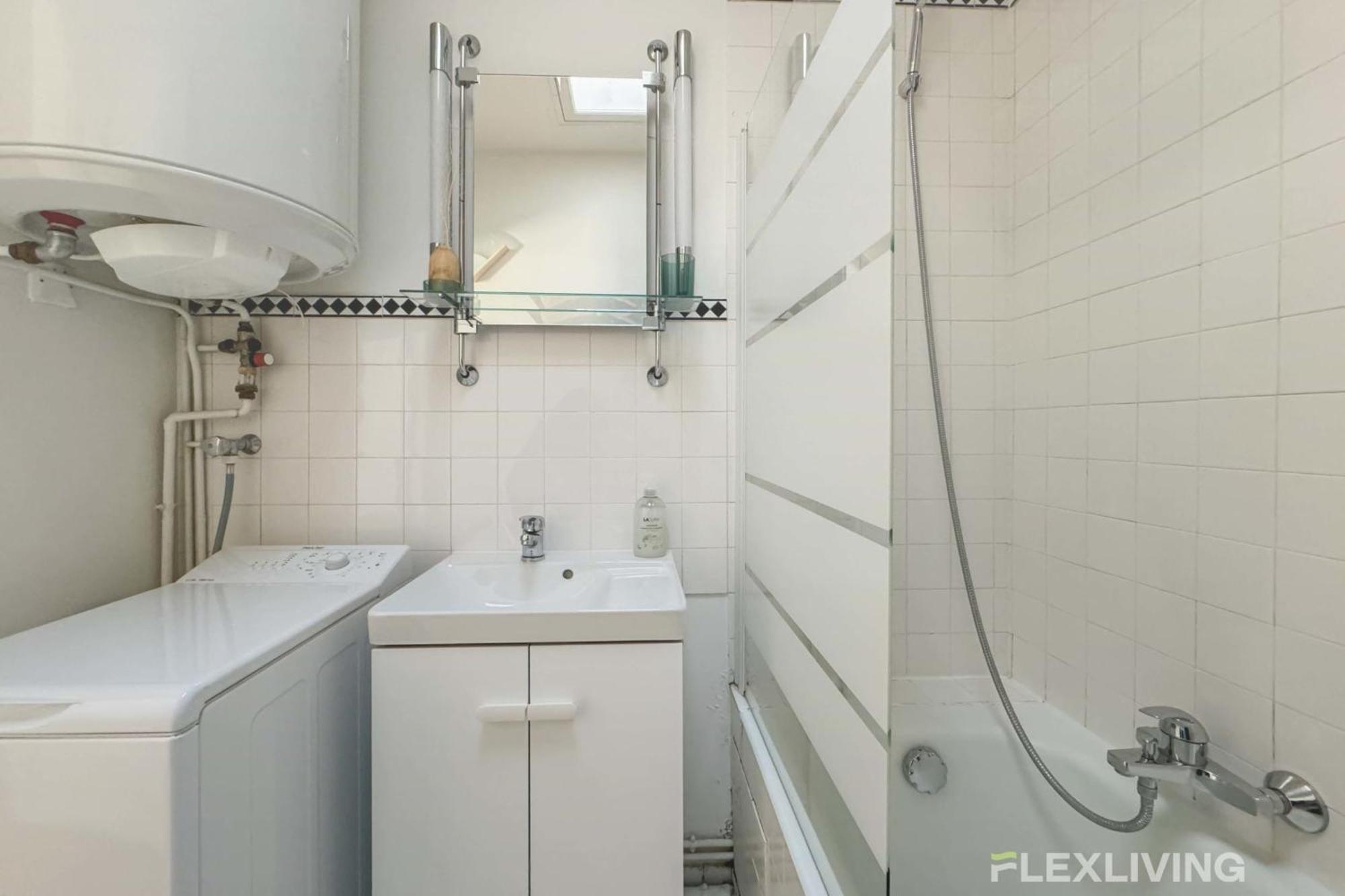 Flexliving - Whole Flat - Bausset Apartment *