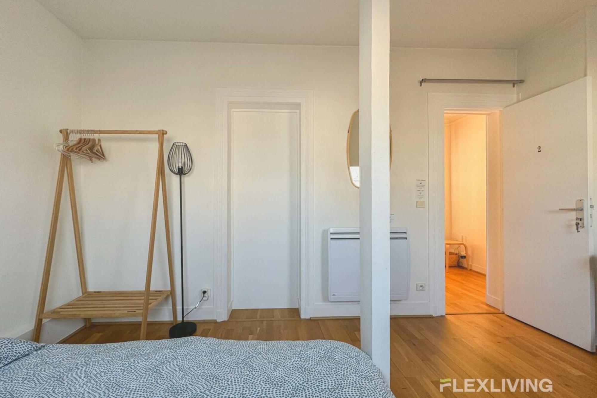 Flexliving - Whole Flat - Bausset Apartment *